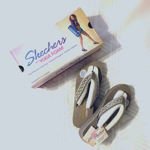 Skechers Women's Vinyasa Yoga Foam Flip Flop Sandals Taupe Sz 7.0 M